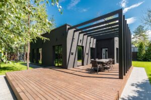 Aluminiowe zadaszenie tarasu 4×6 – praktyczny przewodnik po wyborze, projekcie i montażu